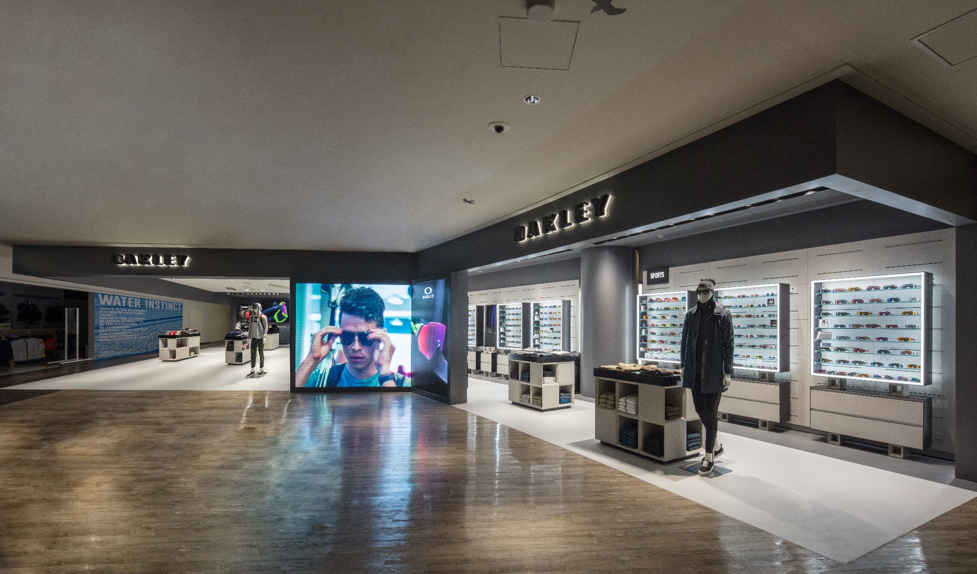 oakley osaka