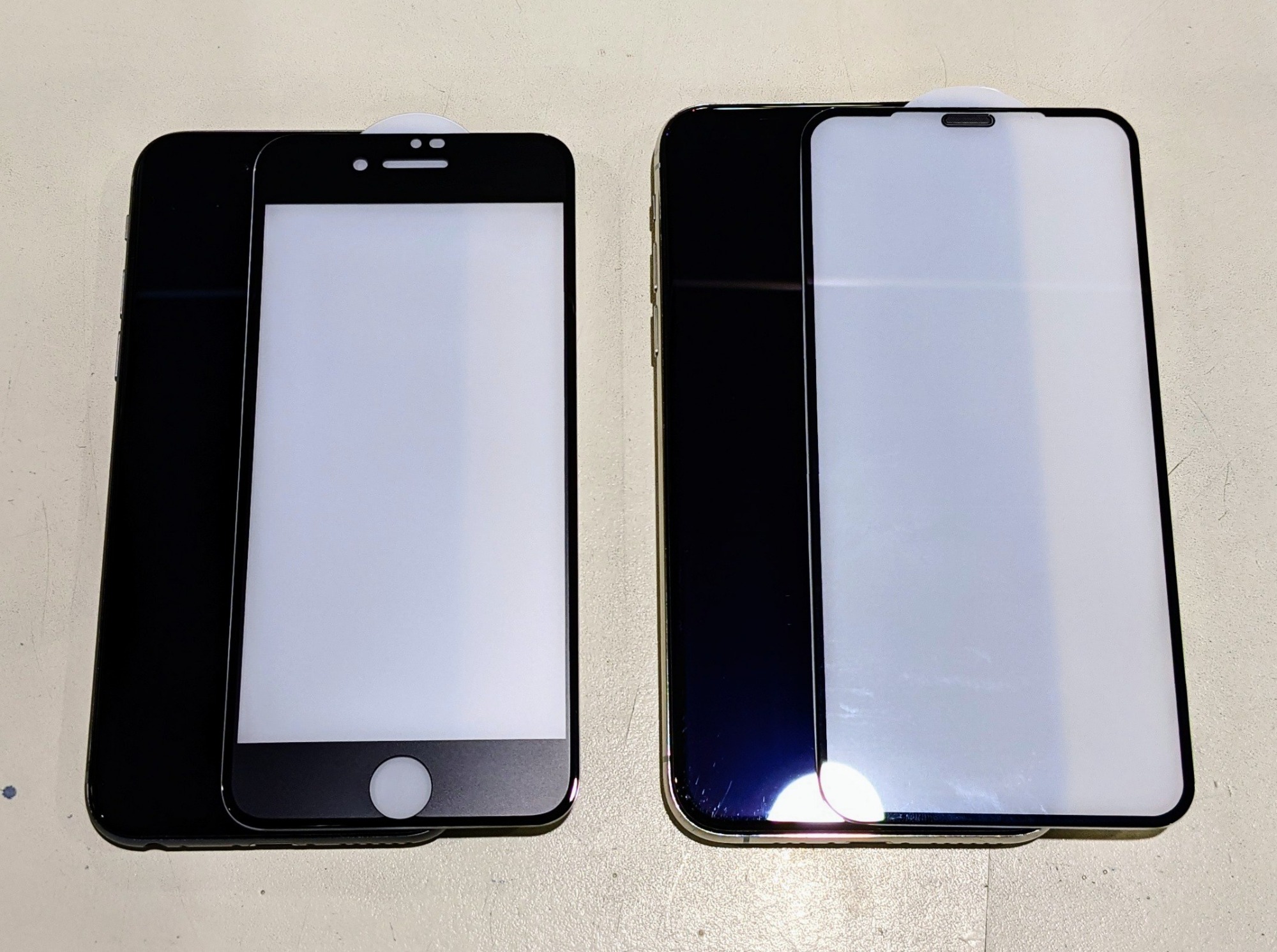 スマホガラスフィルム貼付サービス実施中 Grand Front Osaka Shops Restaurants