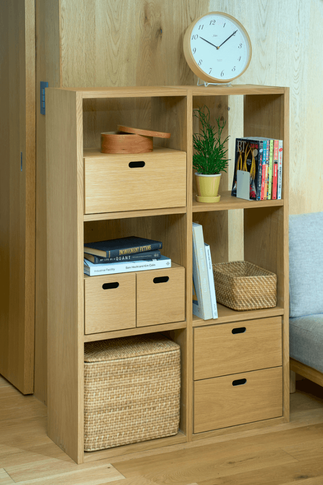 シンプルなオープンシェルフ