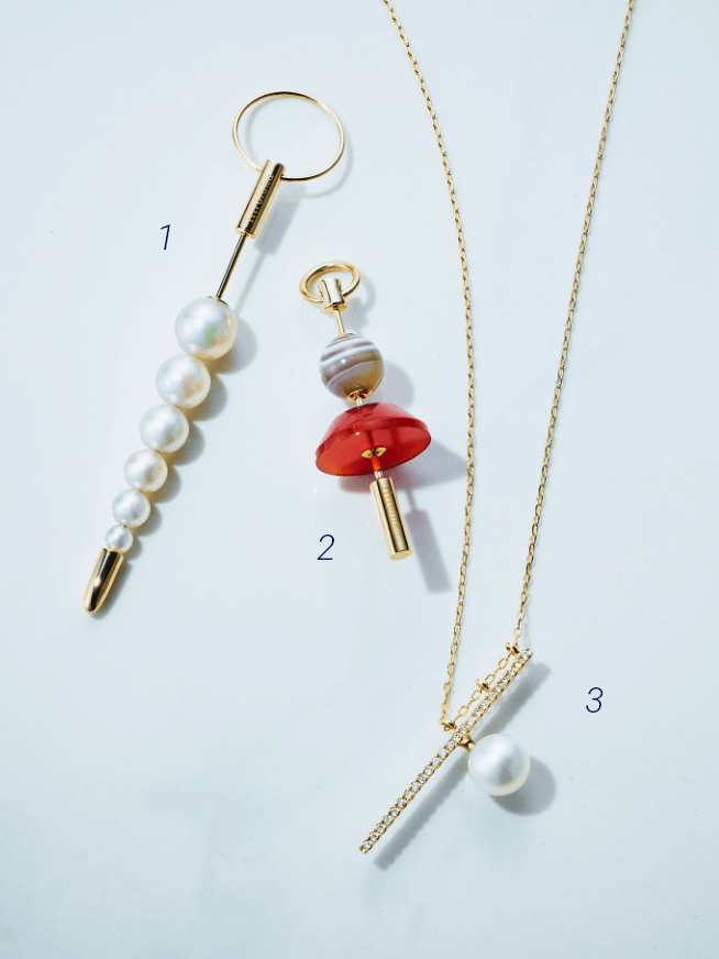 レトロモダンな印象のイヤーカフ