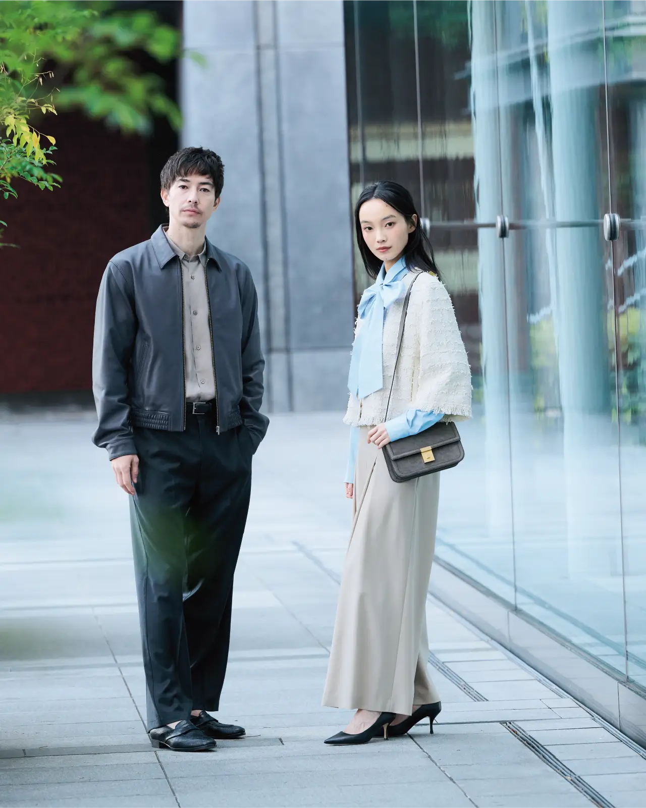 バランスで魅せるツイードコーデ グレーを重ねて奥行きある表情を