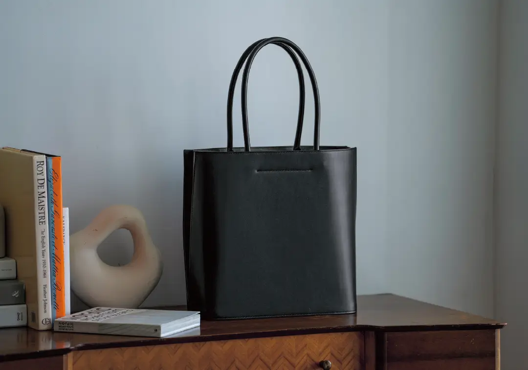 手にする人の個性に寄り添う洗練の佇まい