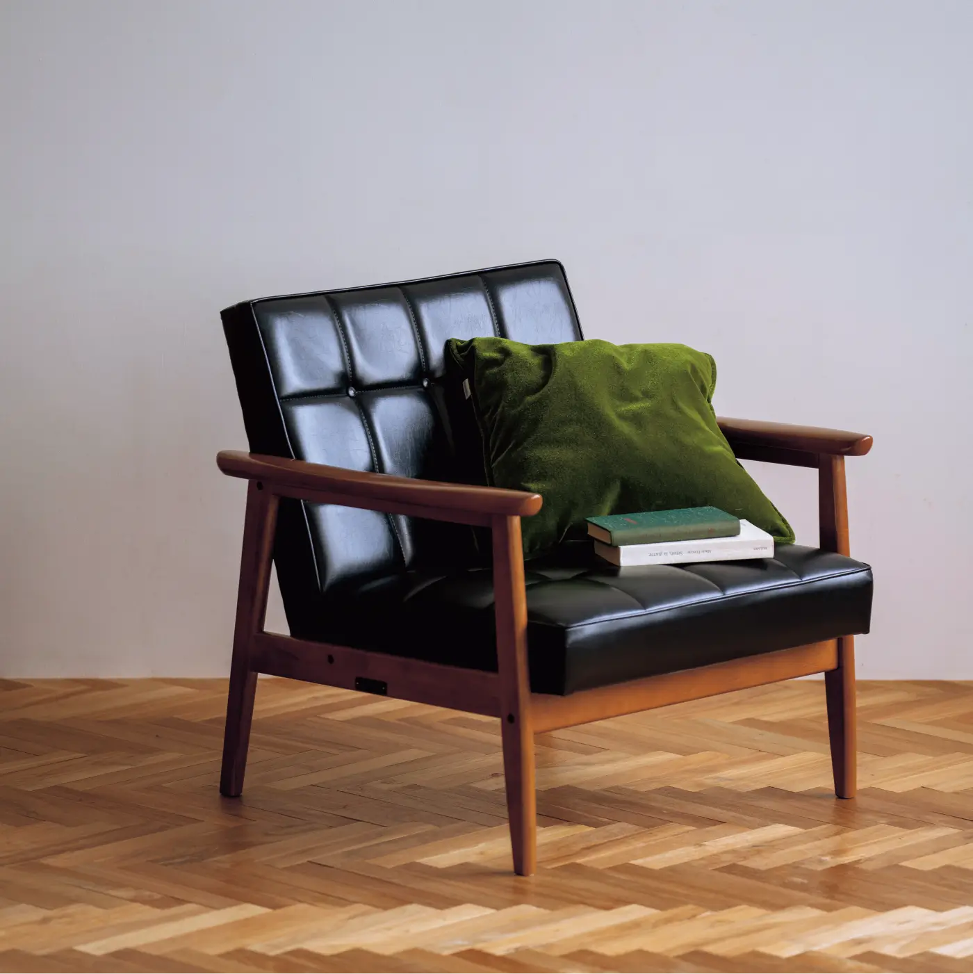 ミッドセンチュリーの象徴に解放感をプラス