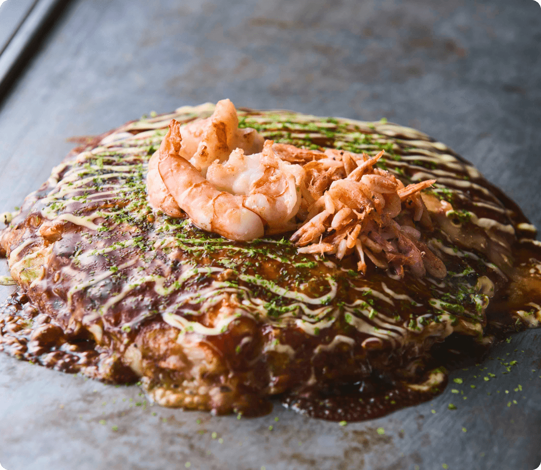 春の桜エビをたっぷり使ったエビのお好み焼き