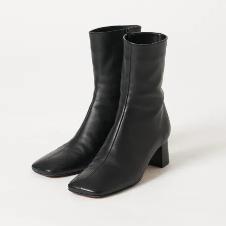 スクエアショートブーツ