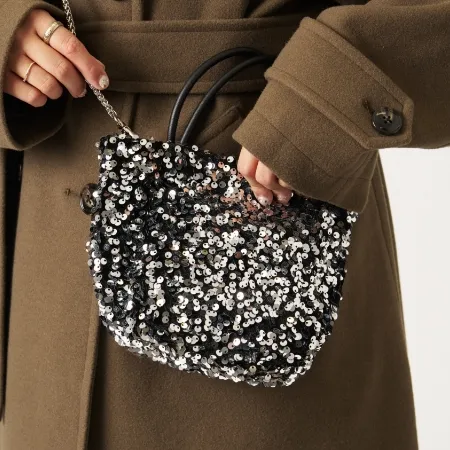 チェーン付きスパンコールバッグ